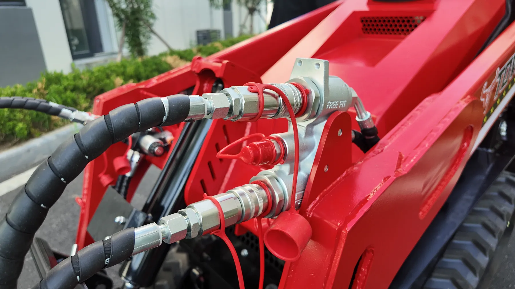 BL-T1000-H flat-face auxiliary hydraulic couplers