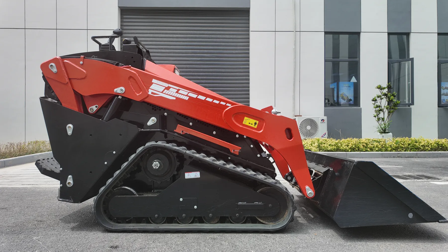 BL-T1000-H Tracked Stand-on Mini Skid Steer Loader