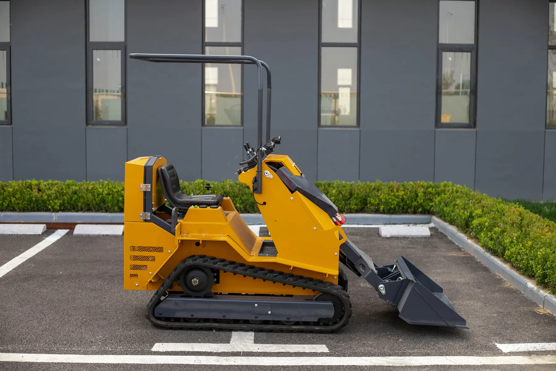 BL-T390-C Tracked Seated Mini Skid Steer Loader