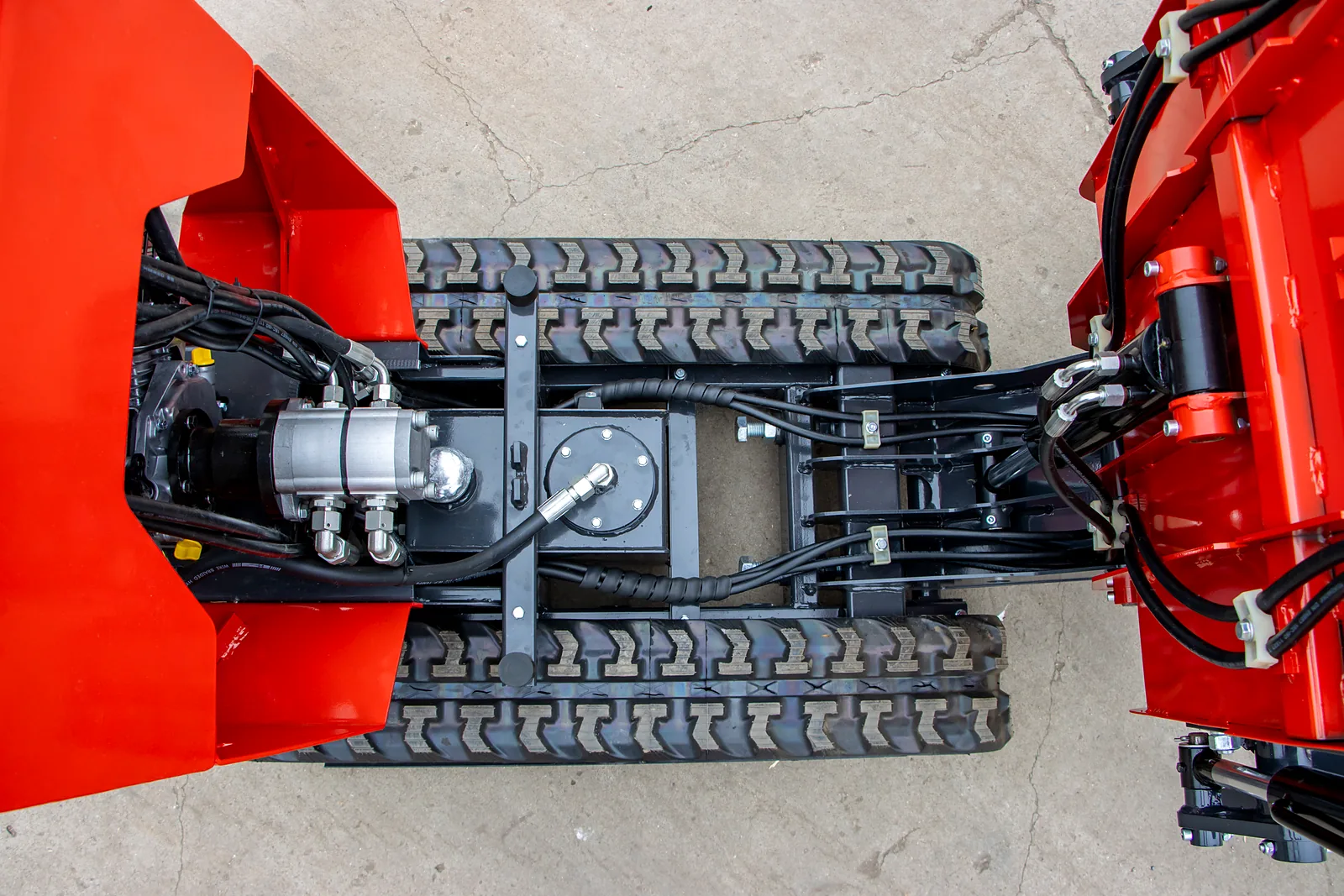 BL-T500-HD track frame and hydraulic pump seen from above