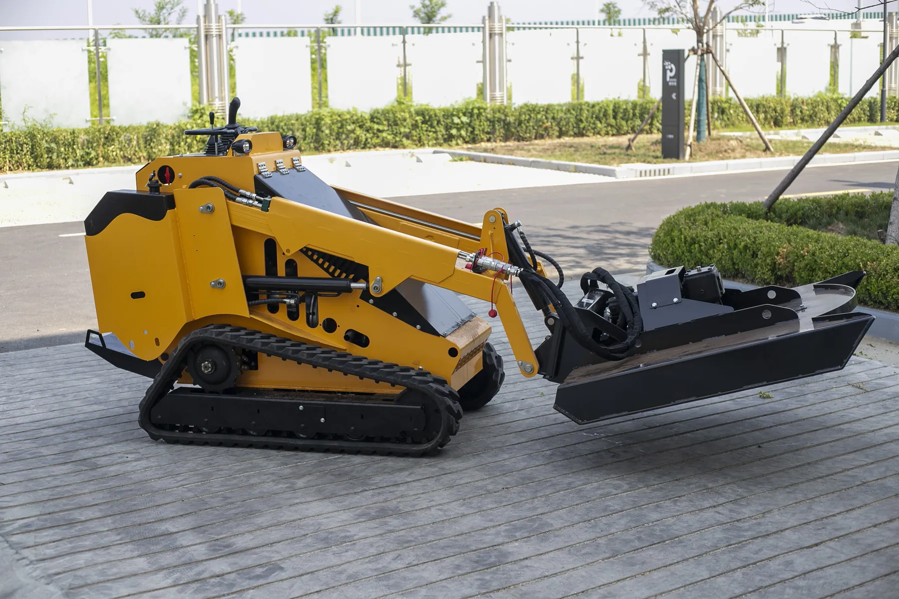 BL-T750-H fitted with a brush cutter