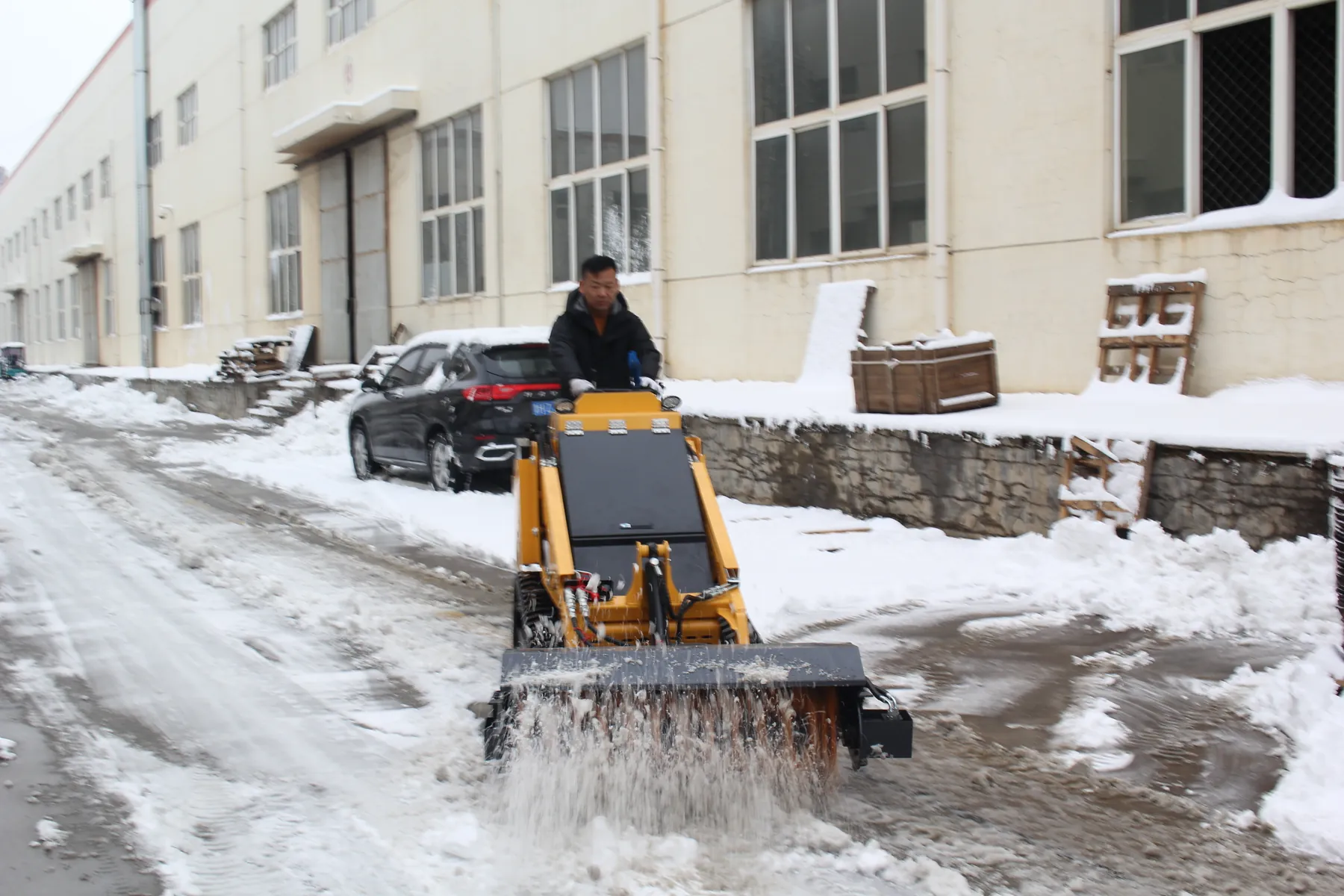 BL-T750-H clearing snow from a road