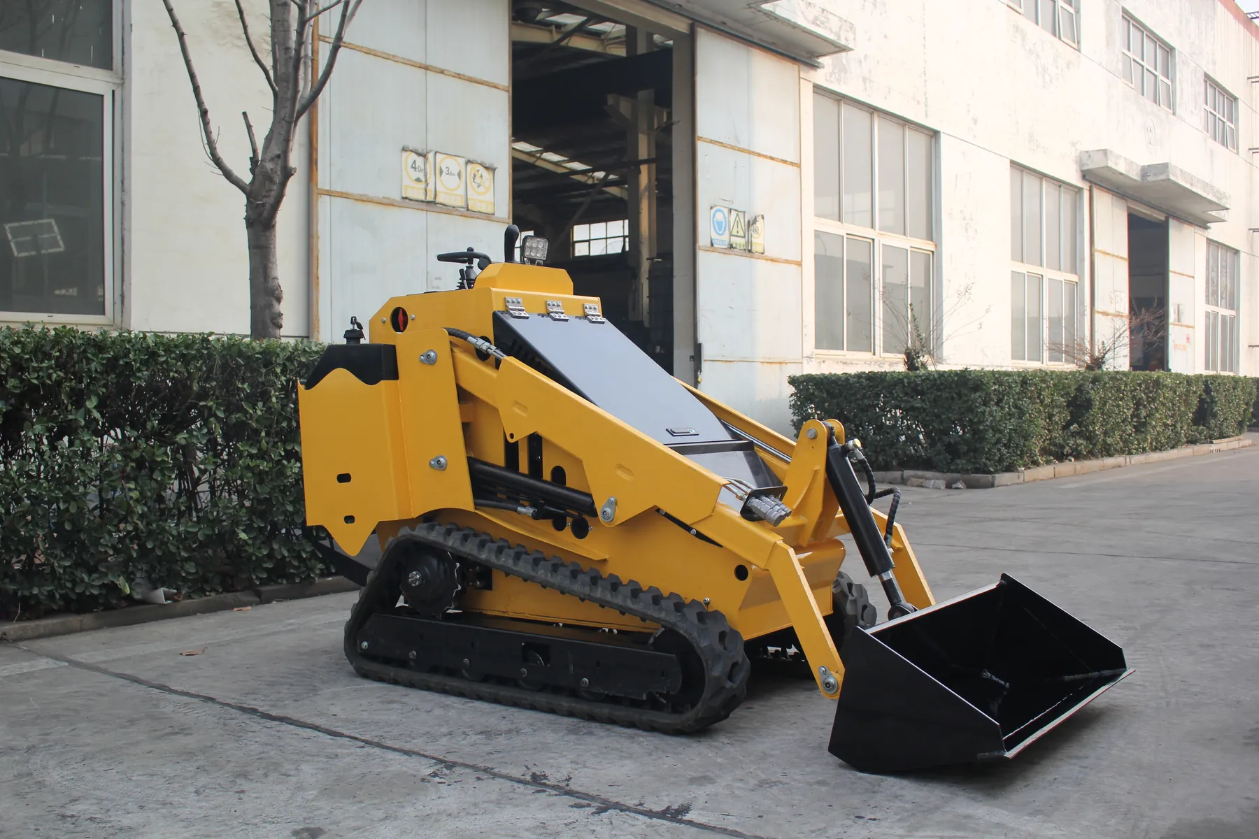 BL-T750-H Tracked Stand-on Mini Skid Steer Loader